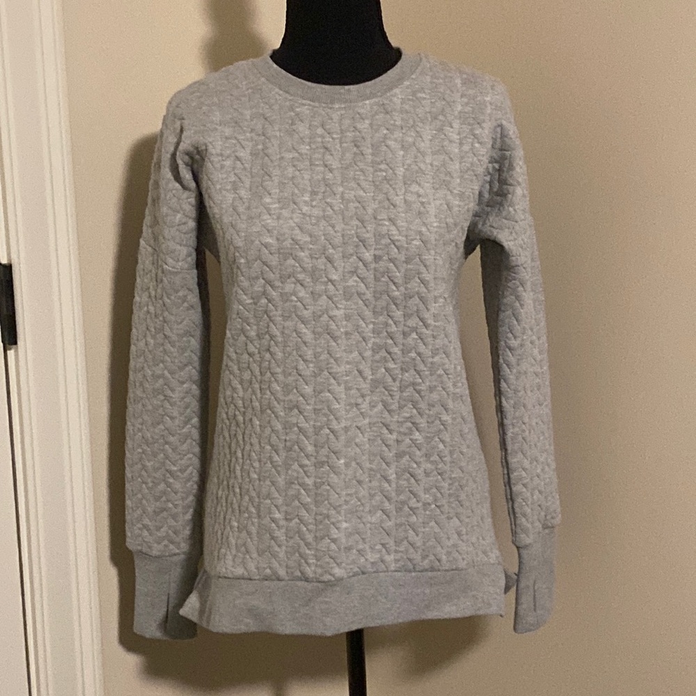 Quilted grey sweatshirt